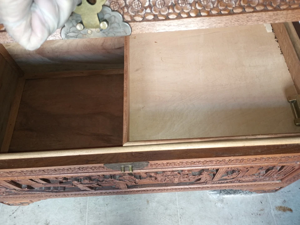 Cofre/baúl de madera ornamentado asiático tallado a mano de principios del siglo XX 40"X22"X20" Foto 4 de 4