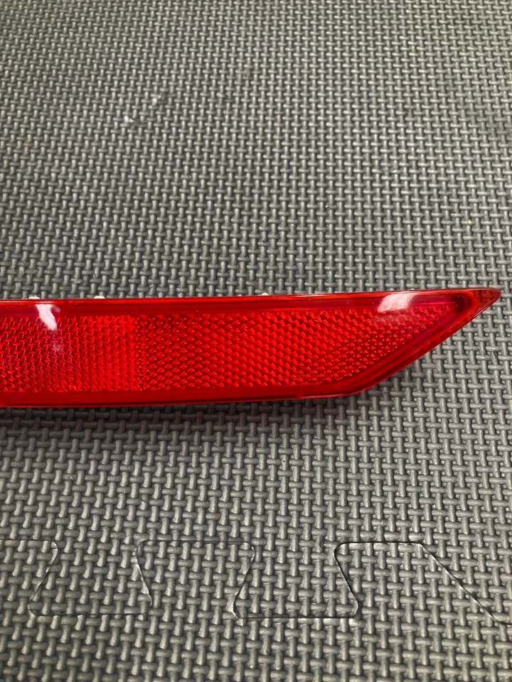 09-18 Subaru Forester Driver Rear Left Side Bumper Reflector Lamp OEM 84281SC010 - Image 3 of 4