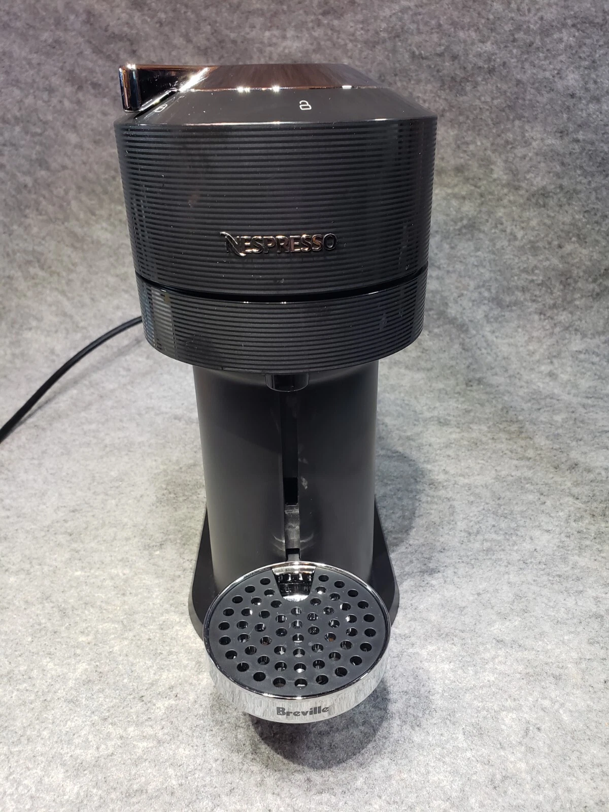 Nespresso Vertuo Coffee Maker by Breville Machine BNV530BLK-Black *Descaled