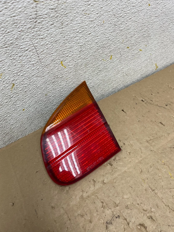 1998 to 2002 Chevrolet Prizm Right Passenger Rh Side Inner Tail Light OEM N3521 - Image 3 of 4