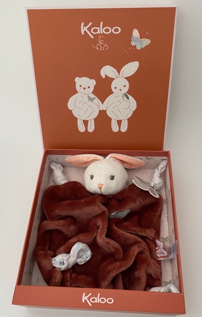 Doudou plat lapin Kaloo Plume en microfibre marron cannelle luxe
