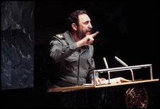 Photo:Fidel Castro speaking at United Nations, New York 21