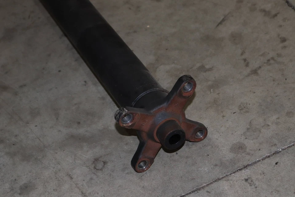 Mercedes-Benz SL500 2006-2012 - eje de transmisión trasero / eje de hélice 2304103406 Foto 3 de 4