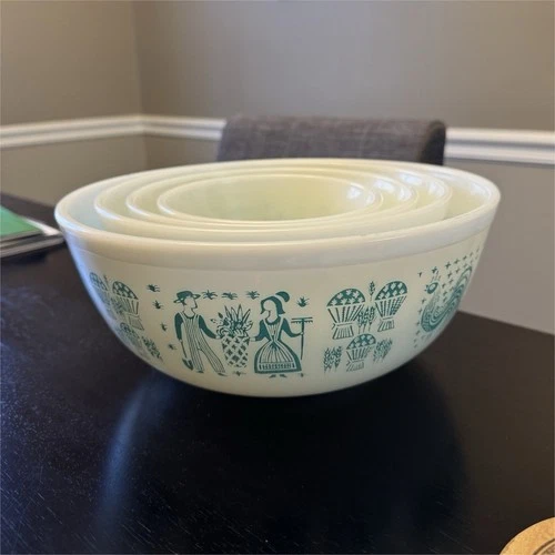 Pyrex Amish Butterprint Mixing Bowl Set 404 White Blue Glass Nesting 4-Piece