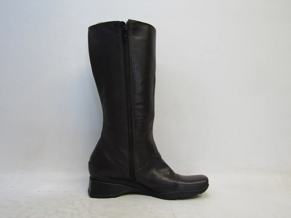 NINE WEST Size 5 M Brown Leather Zip 13" Knee High Fashion Boots - Image 4 of 4