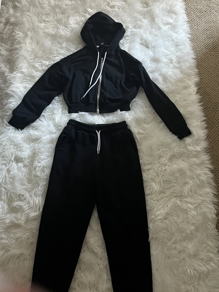 Forever 21 Conjunto de 2 piezas Sudadera con capucha recortada Joggers Ropa de salón Chándal Sudadera S Foto 2 de 4