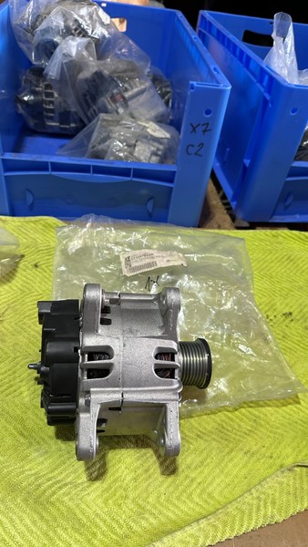 NEU Valeo Generator Lichtmaschine 150A 14V Opel Movano B Kasten Renault Grand-image