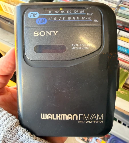 RARE 1994 VINTAGE WORKING SONY WALKMAN AM FM CASSETTE WM-FX101 RETRO 90s COOL