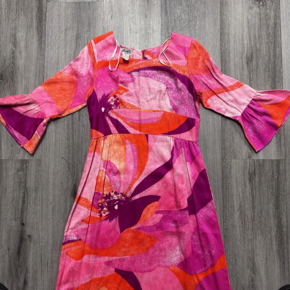 Vestido de tela de corteza vintage años 70 Momi’s Fashions neón floral manga campana Foto 2 de 4