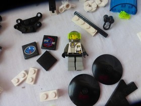 1996 Lego Set 6856 Space Exploriens Planetary Decoder with Minifig - Incomplete