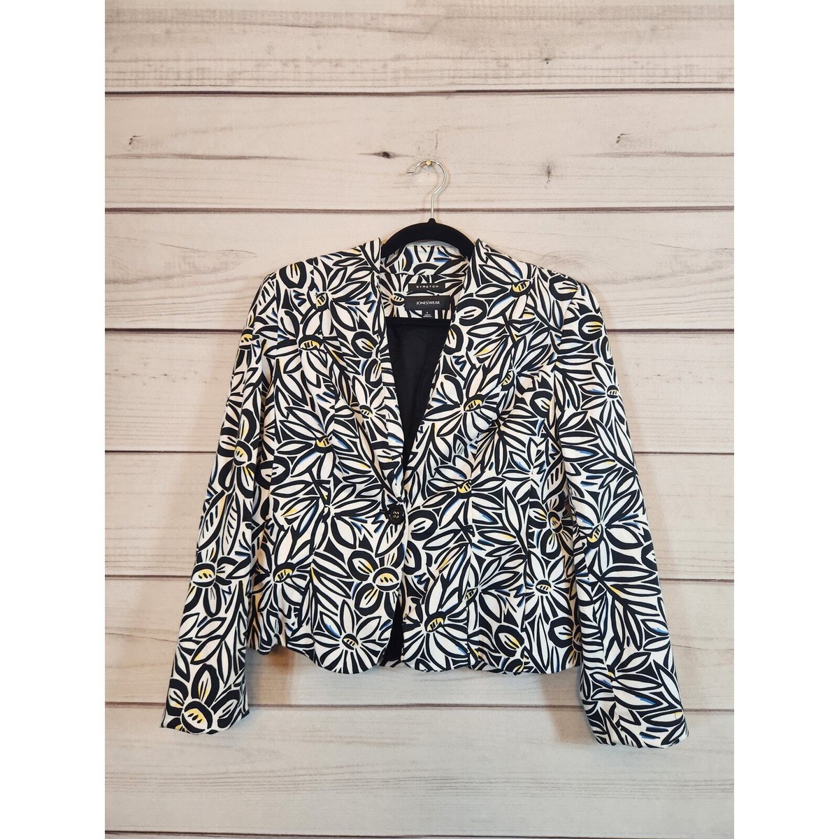 Jones Wear Women's Black White Floral Stretch Long Sleeve Blazer
