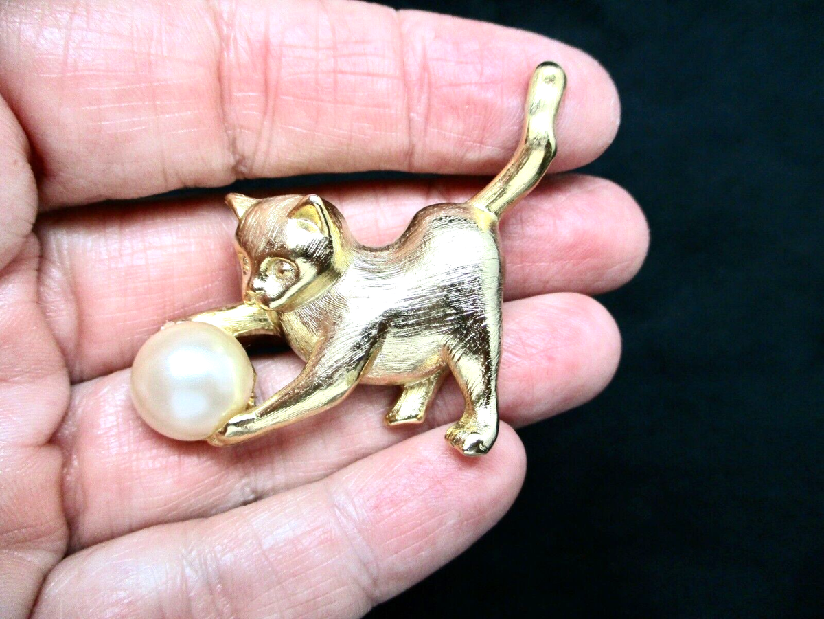 Vintage-Gold Tone Cat/Kitty w/Faux Pearl Brooch | eBay