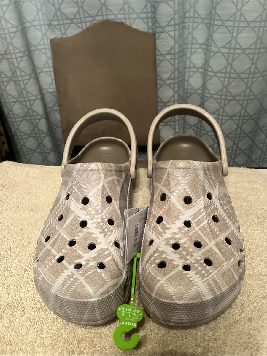 NEW CROCS Men\'s Sz 13 Baya Holiday Plaid Clogs Tan Heel Strap. $59.00. Unisex. NWT Crocs Baya Holiday Plaid Clogs Blue Jean Sandals Unisex  main image 4