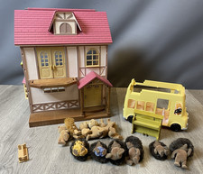 Sparkling Fountain Big House Sylanian Families Hedgehog Figurines Bramble T185