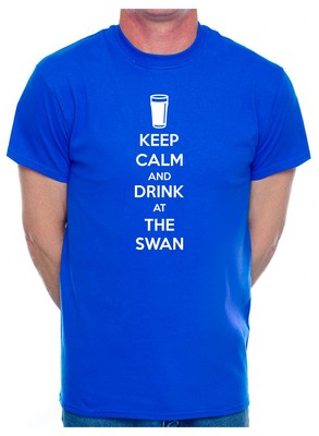 Personalisiertes Erwachsenen-T-Shirt Keep Calm And Drink At The Swan beliebiger Kneipenname bedruckt 