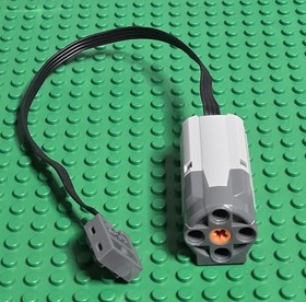 Lot LEGO Power Functions 2 M Motor AA Battery Box 8881 Technic * TESTED* 