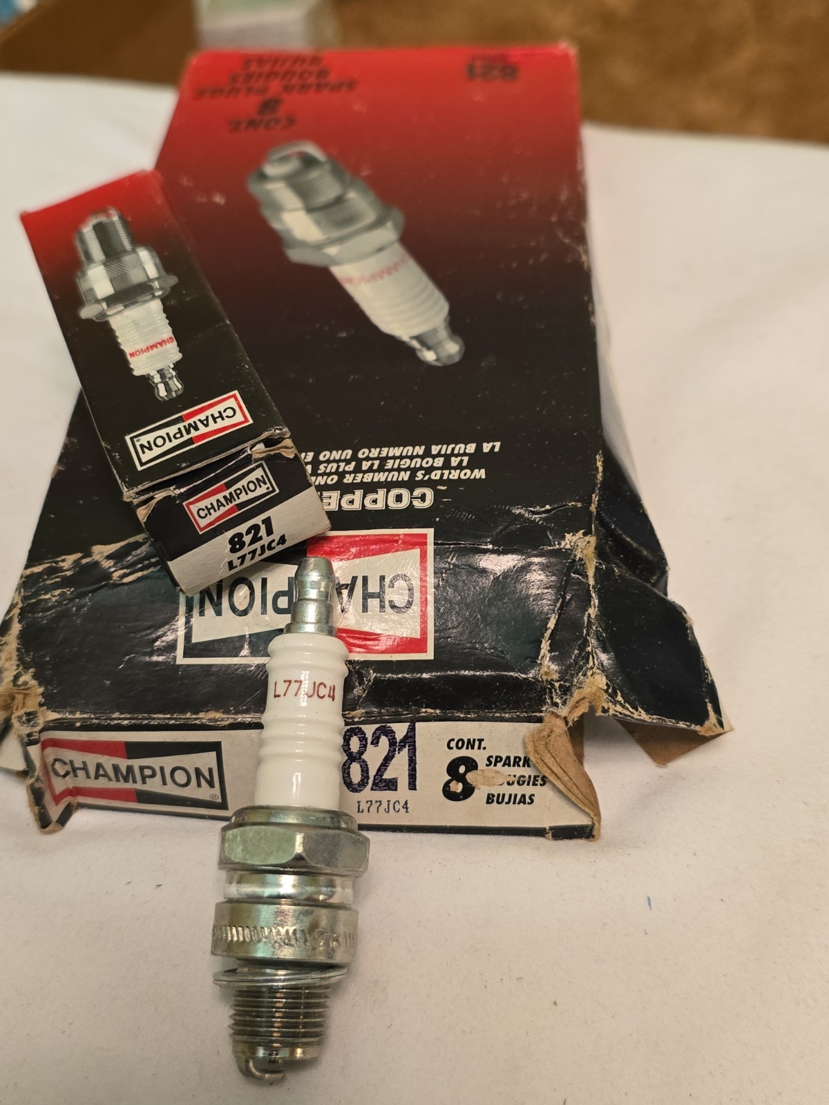 Vintage NOS Champion 821 L77JC4 Marine Spark Plug Set of 8 Johnson Evinrude