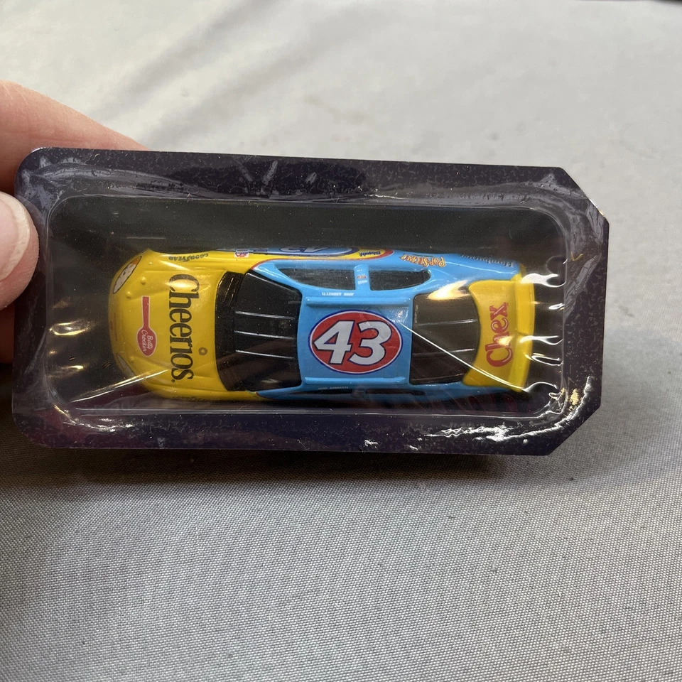 Lot Of 3 HOT WHEELS '74 Cheerios (2) #43 Petty And #45 1:64 Diecast - Image 2 of 4