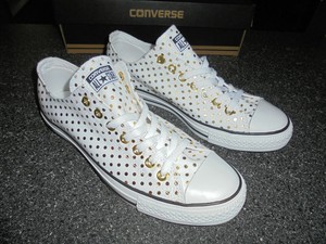 converse polka dot sneakers