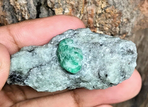 Emerald Crystal on Matrix From Swat Pakistan 101 CT - Picture 3 of 13