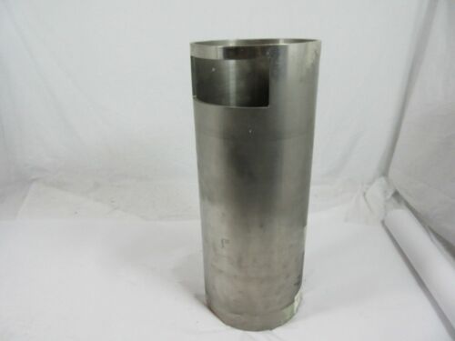 CIRCOR Sleeve Cylinder For  V-22A ,  4320-00-816-4152 , UC-18	 - Picture 1 of 2