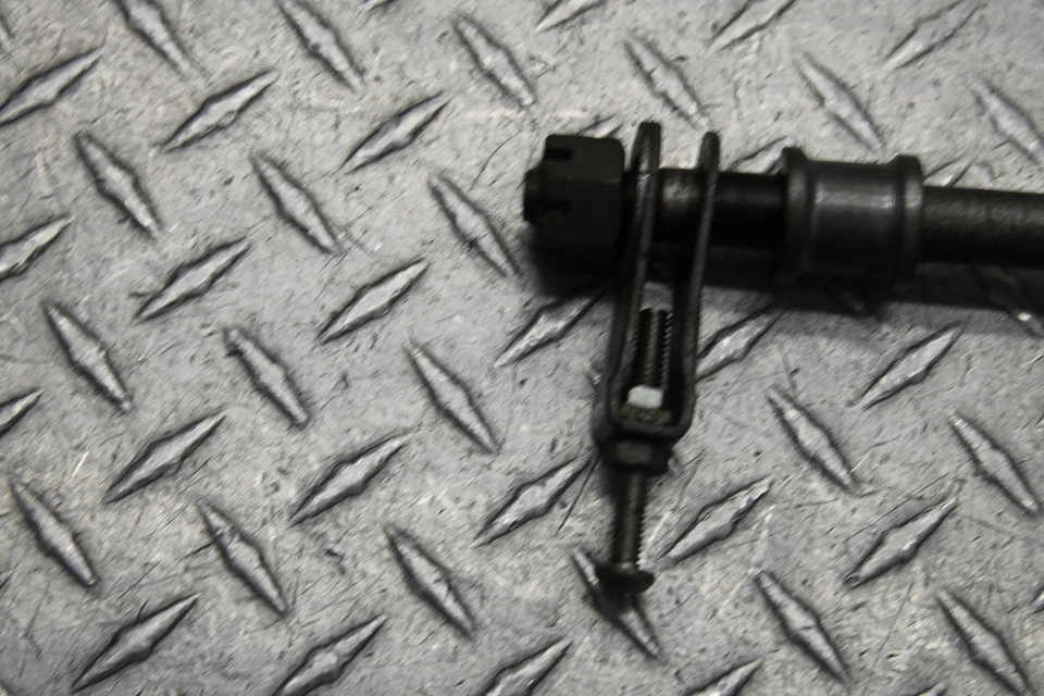 Suzuki TS100 1980 eje trasero llanta trasera eje de perno pivote Foto 2 de 4