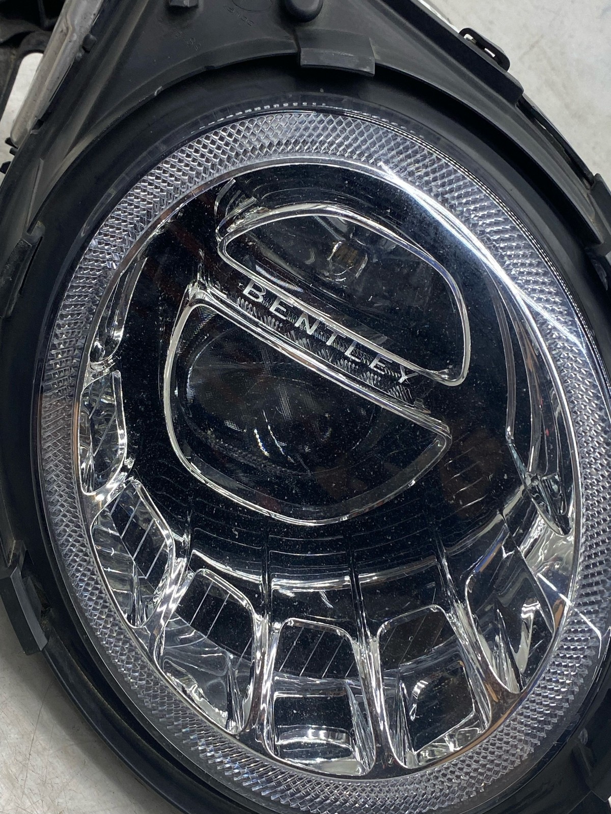 2015-2020 BENTLEY BENTAYGA OEM RIGHT ADAPTIVE LED HEADLIGHT LAMP 36A941006H