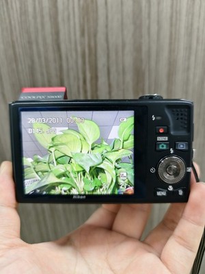 Nikon COOLPIX S8000 14.2 MP 10x Optical Zoom red Digital Camera