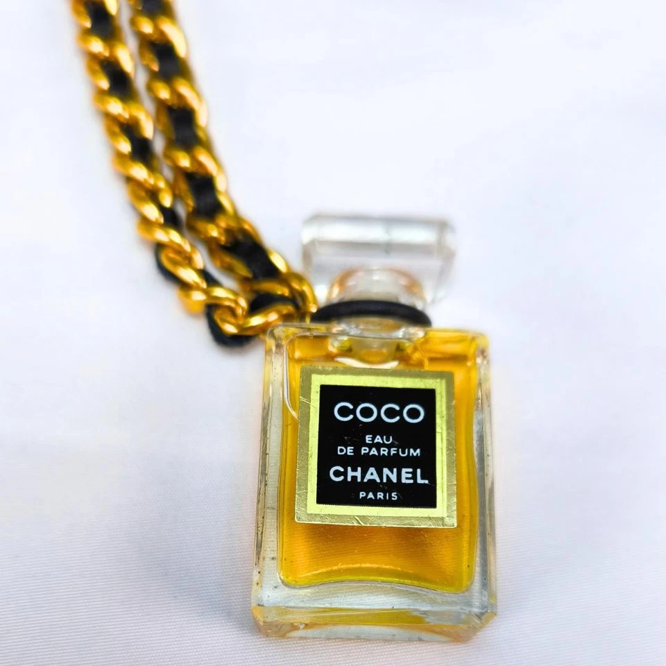 Collar Cadena Colgante Perfume CHANEL COCO Usado Excelente Estado Foto 3 de 4