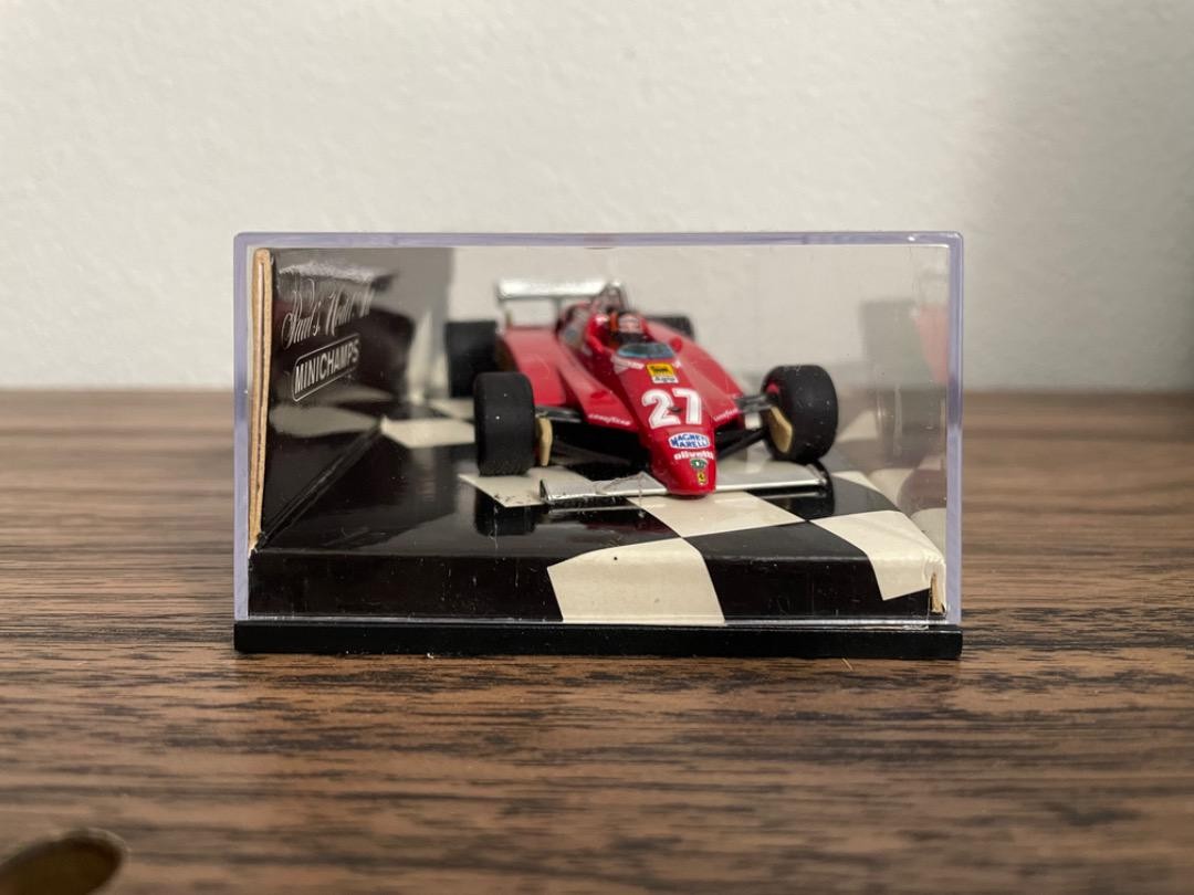Minichamps F1 Ferrari 126 C2 1982 Gilles Villeneuve #PFABZ8
