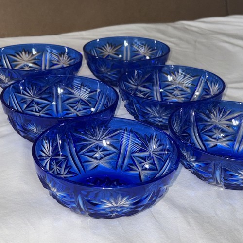 d’Arques Blau Kristall Schalen Set 6 geschliffen auf Klarglas Made in France Vintage
