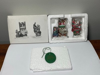 Dept 56 Christmas Bazaar Handmade Quilts Village Accessory #56594