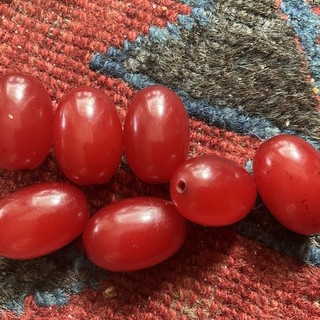 32 grams Antique Rare Vintage 8 X Large Faturan cherry Amber Bakelite Beads