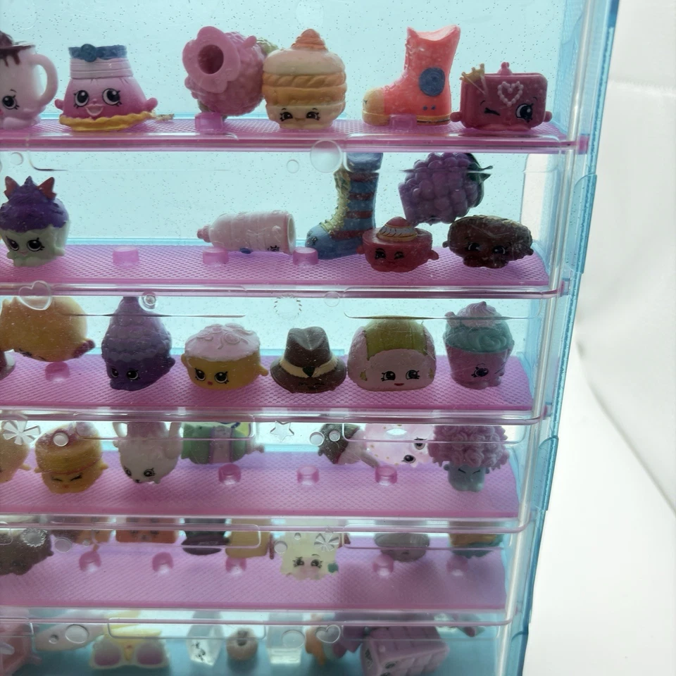Vitrina de coleccionista Moose Shopkins azul brillo con 60+ figuras Foto 4 de 4