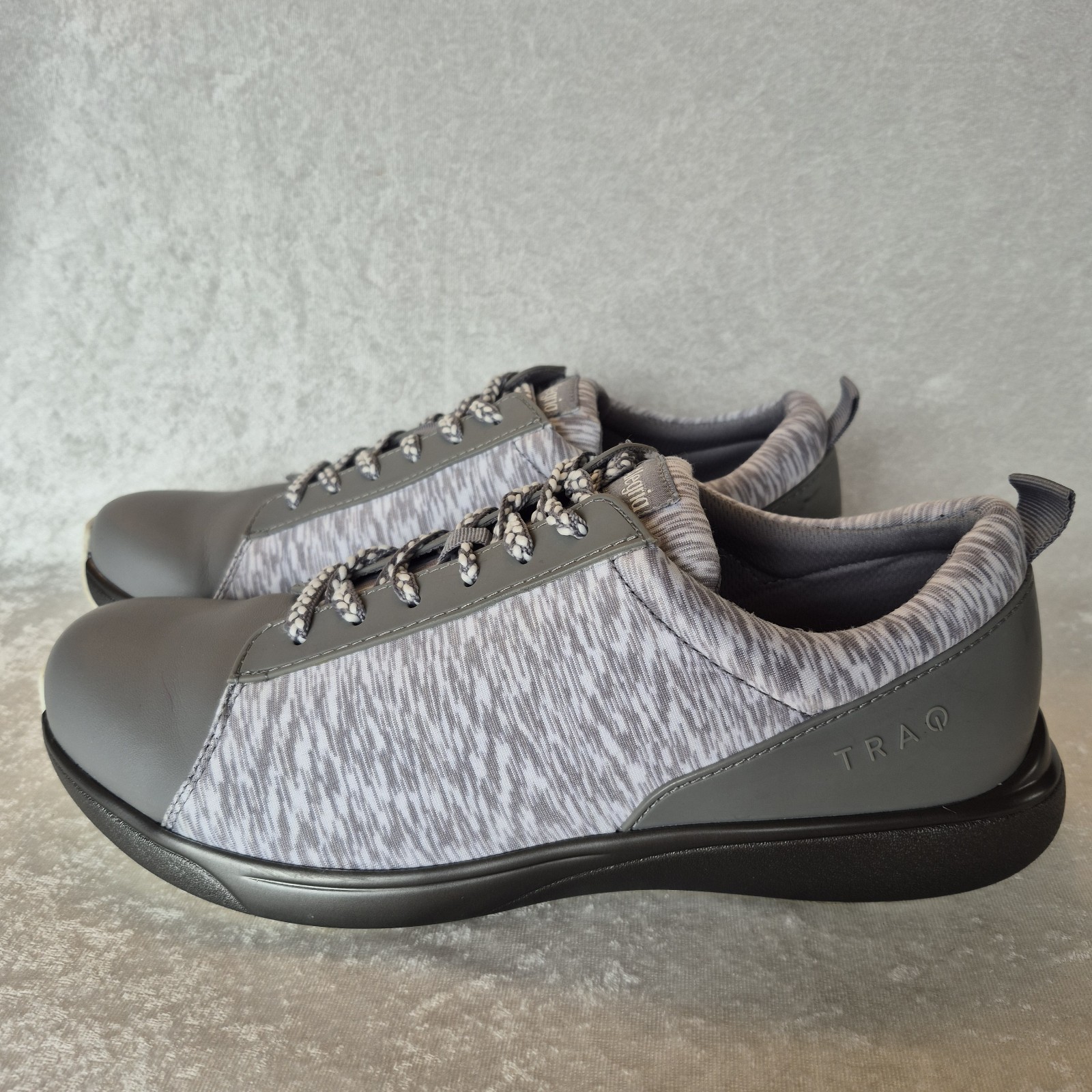Alegria TRAQ Qest Women’s Athletic Sneakers Gray/White Lace Up Size 11