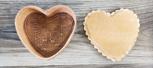 HEART SHAPED HANDCARVED RUSSIAN BIRCH WOOD TRINKET BOX LID VINTAGE DEER - Picture 8 of 10
