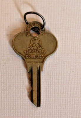 Vintage Eagle Lock Co. Terryville Key Conn. USA 76P224