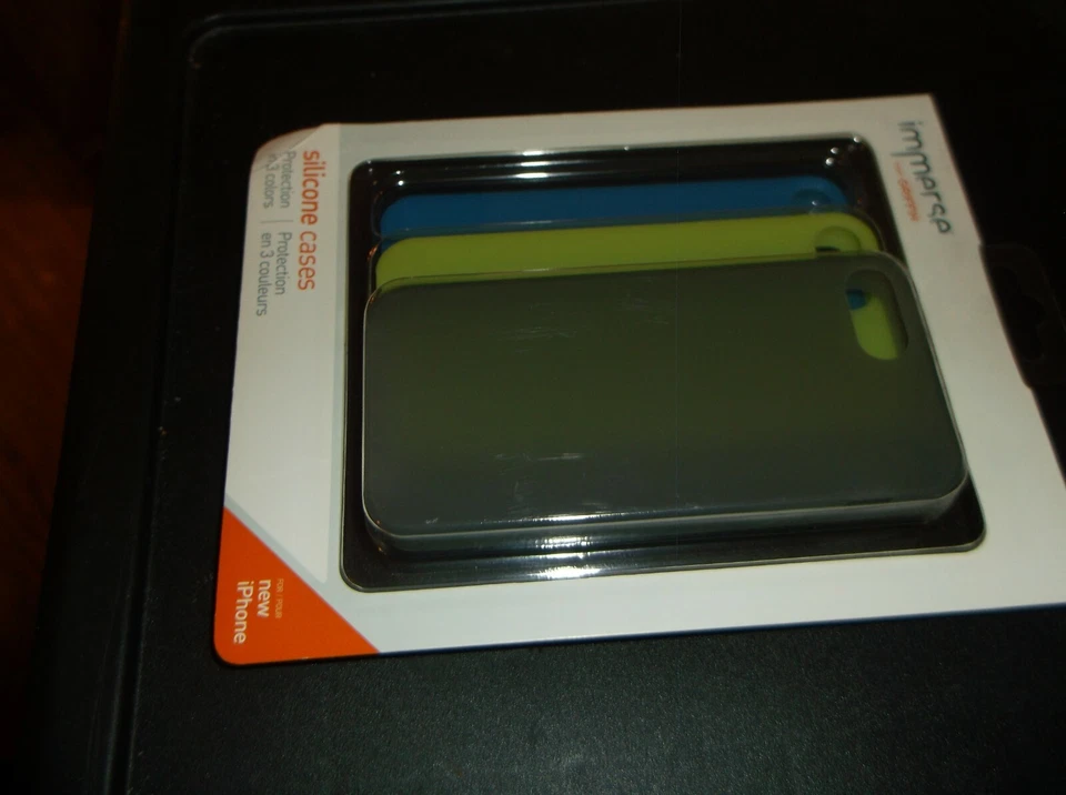 IMMERSE FROM GRIFFIN SILICONE PHONE CASES FOR APPLE I PHONE 5 / 5S PACK OF 3 - Image 3 of 4