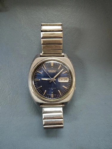 SEIKO 7009-8109 17 JEWELS 37MM BLUE SUNBURST DIAL MEN'S WATCH