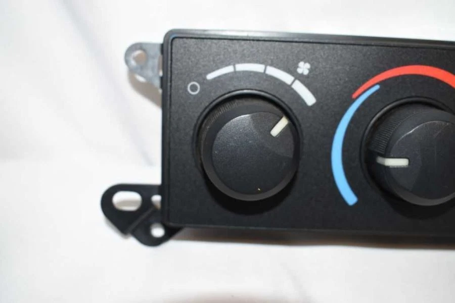 55056754AB AC Temperature Control Climate Fits 07-08 MITSUBISHI RAIDER E1M02 - Image 3 of 4