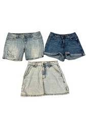 Lot Of 3 Women's Size 2 American eagle shorts and 1 Size 4 cotton-on mini skirt