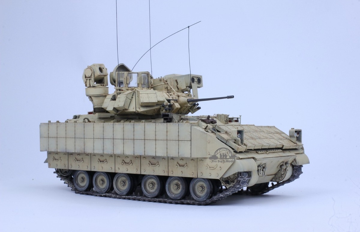 個人装備 M3A3 BRADLEY CFV PreOrder) US M3A3 Bradley CFV Modern War 1:35 Pro Built