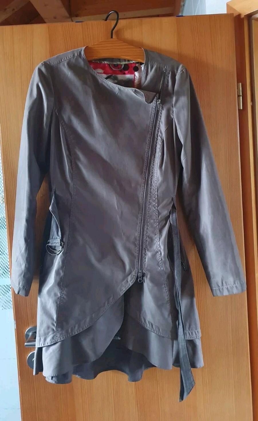 Taupefarbener Designer-Mantel, St. Martin, Gr. 42