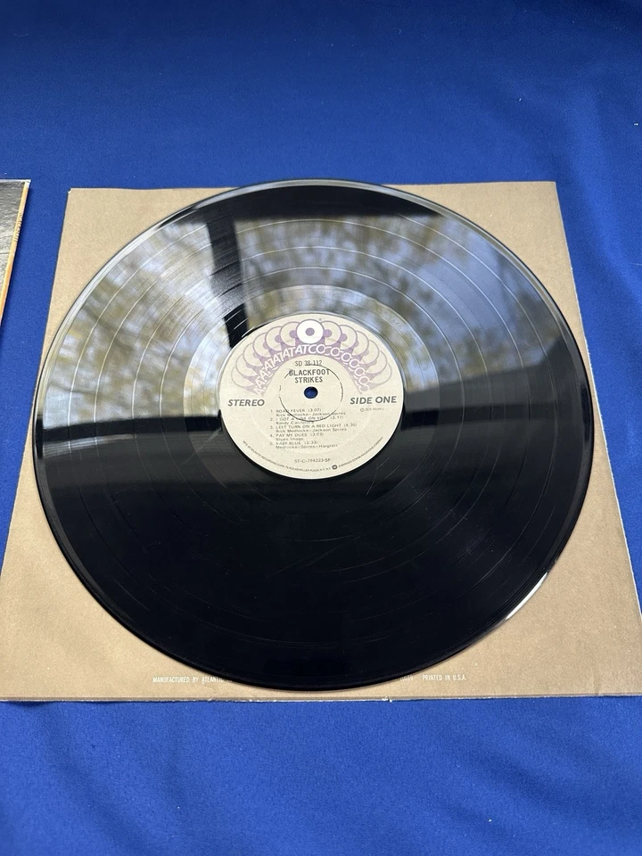 BLACKFOOT - Strikes- ATCO SD 38-112, 1979 Special Pressing, VG Foto 4 de 4