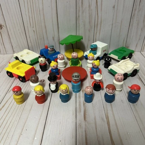 Vintage Fisher Price Family Village Set 997 Large Lot Figures Cars Accessories