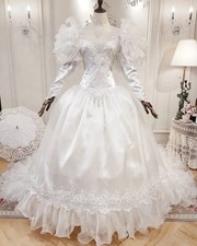 Luxury Victorian Wedding Dress With Ruffles Long Sleeve Janpan Court Train