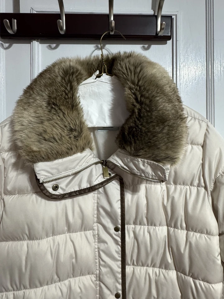 Old Navy 女式米色带人造毛皮领 XL 绗缝 Puffer 夹克 轻度使用 — 第 2/4 张图片