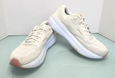 Brooks Ghost 2 Max women's active running shoes coconut milk Sz 8.5M