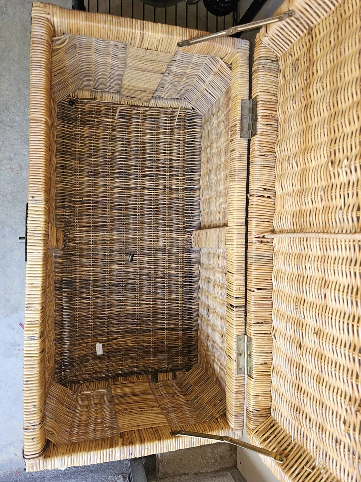 Vtg Chinoiserie Handwoven Wicker Trunk Blanket Chest w/ Brass Trim - Image 3 of 4