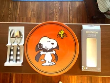 Disney Snoopy Pottery Barn Plate Utensil Peanuts Halloween holiday party kids !